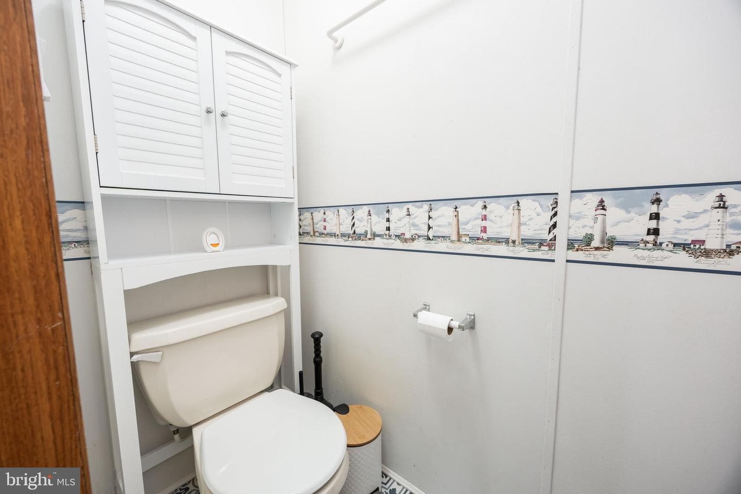 22139 Royal Oak Road photo 30