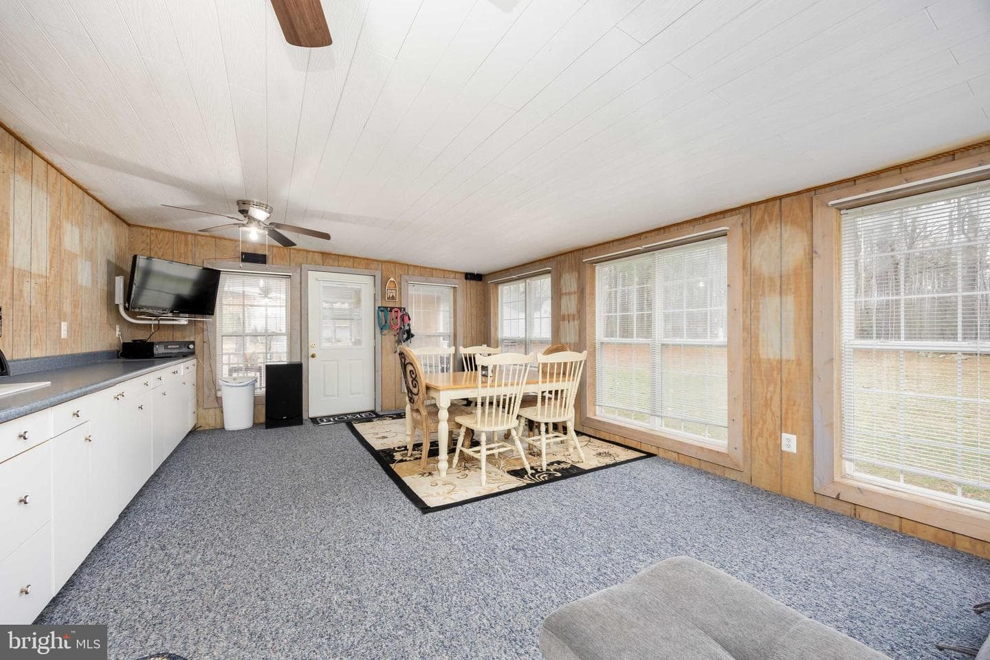 22139 Royal Oak Road photo 6