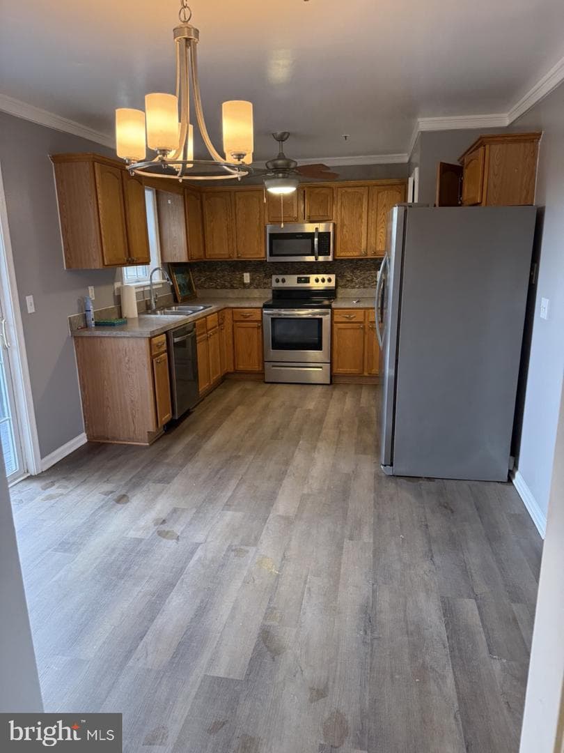 1021 Zircon Court photo 3