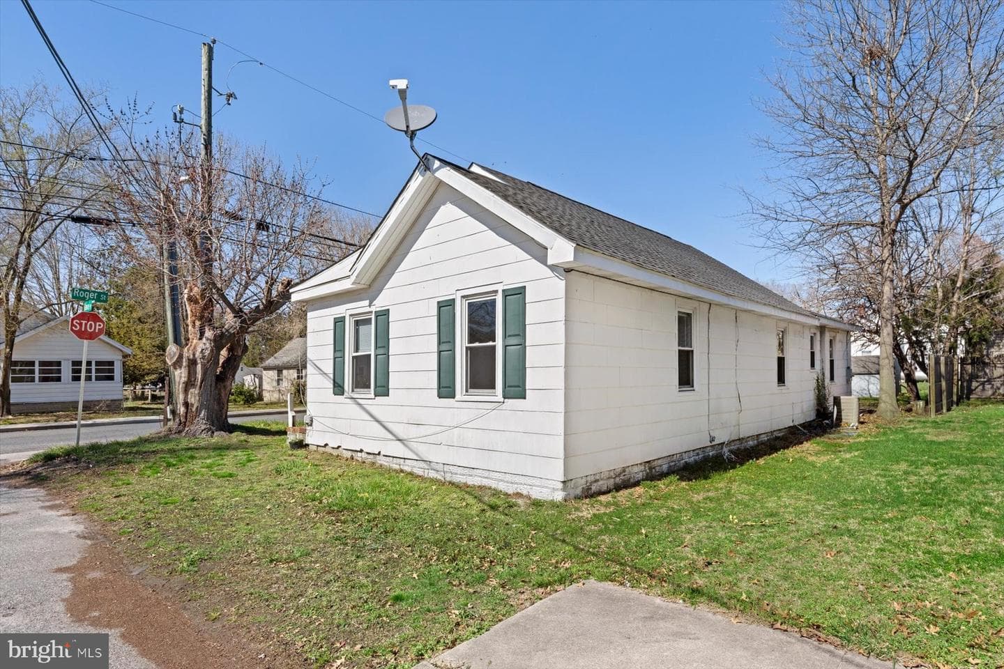705 Roger Street photo 23