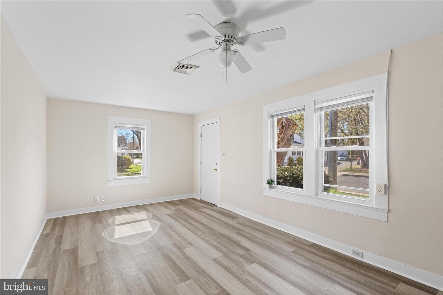 705 Roger Street photo 3