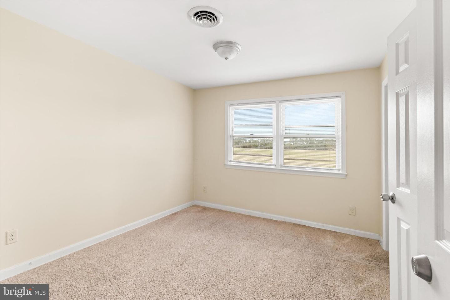 308 E Cedar Lane photo 23