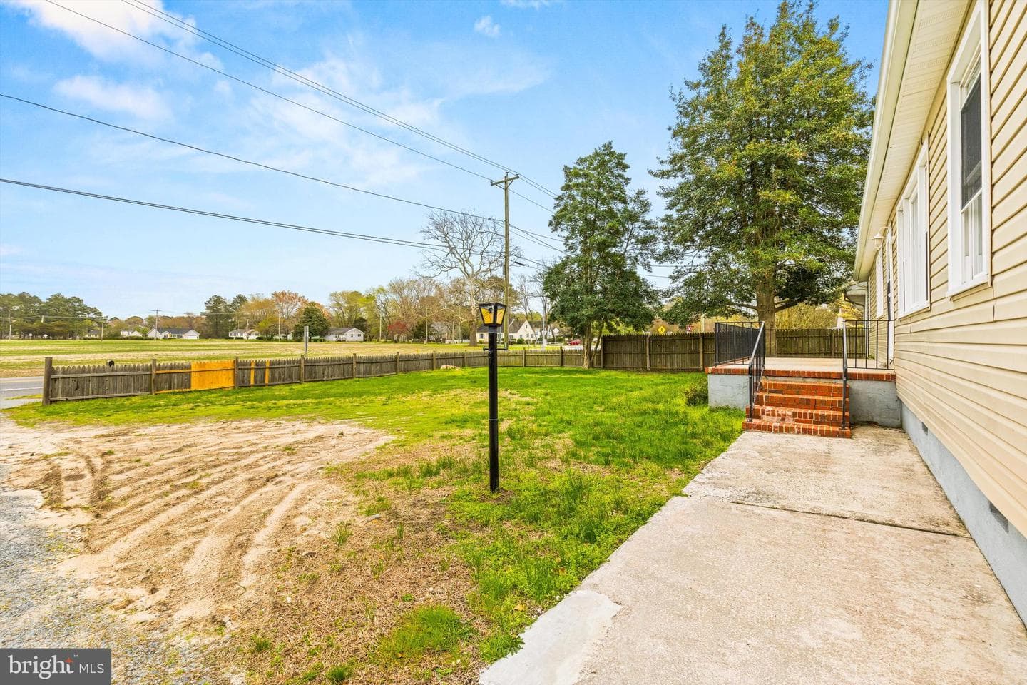 308 E Cedar Lane photo 4