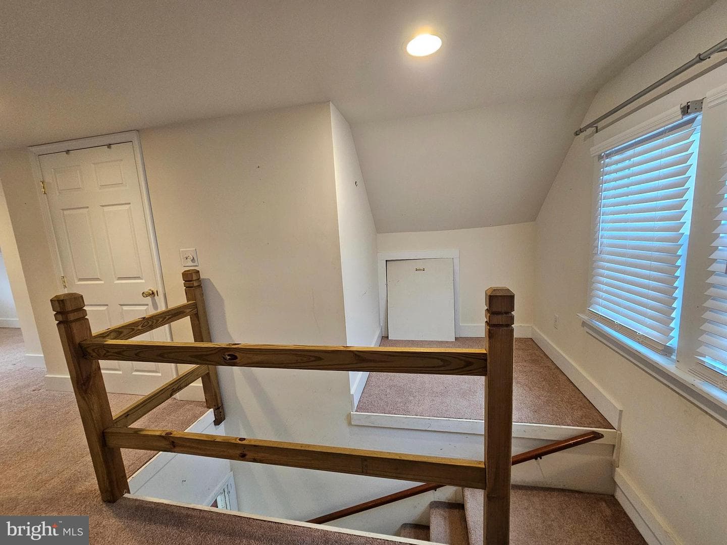 312 S Haven Avenue photo 12