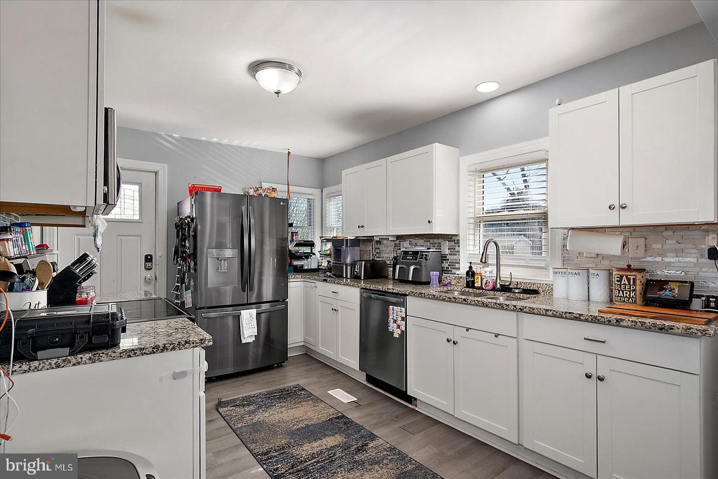 411 E Walnut Street photo 10