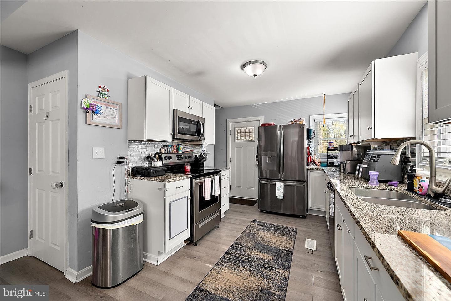 411 E Walnut Street photo 11