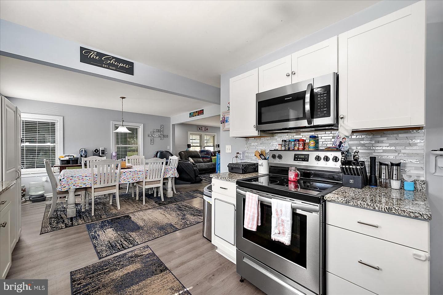 411 E Walnut Street photo 14