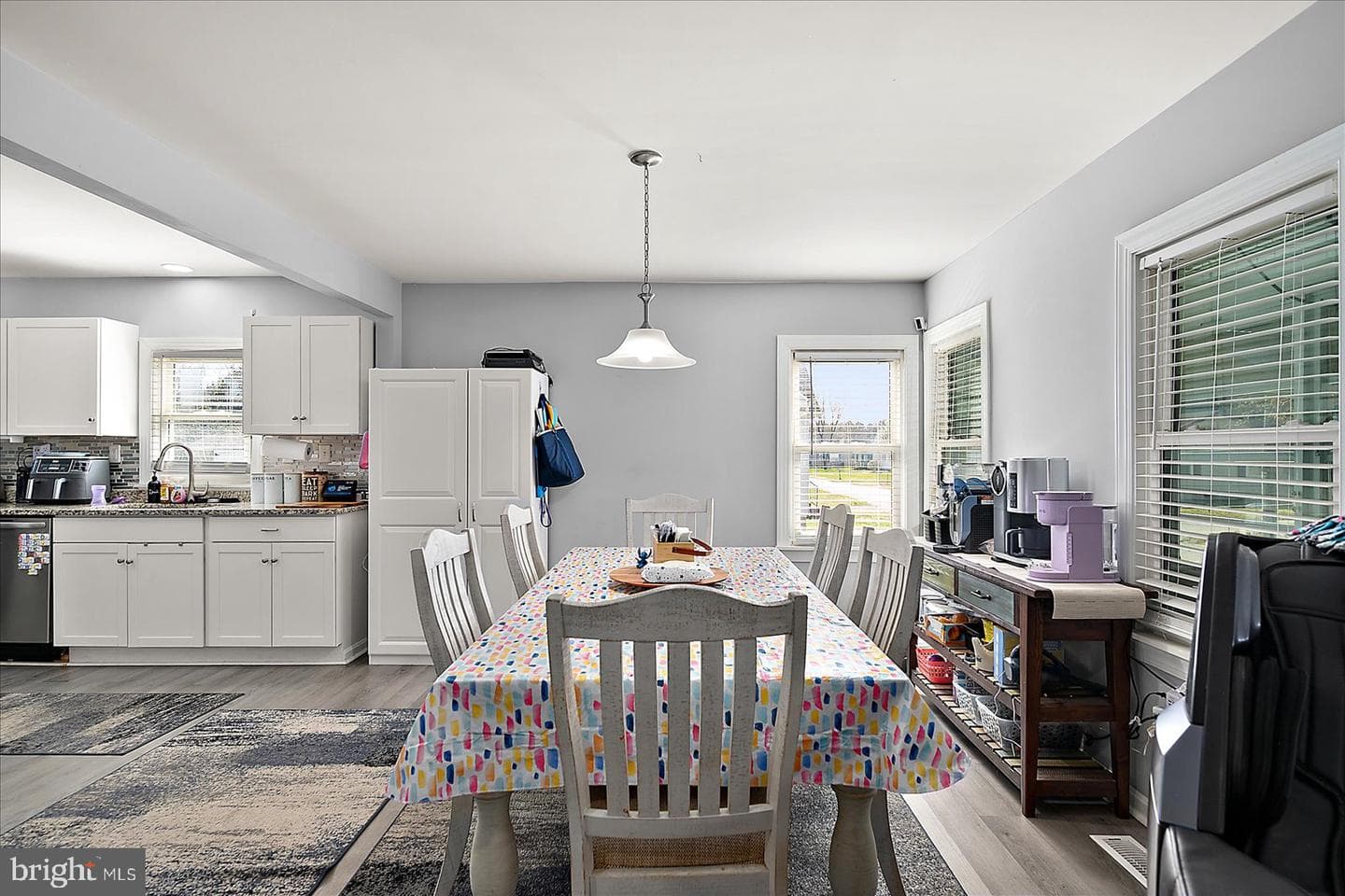 411 E Walnut Street photo 17