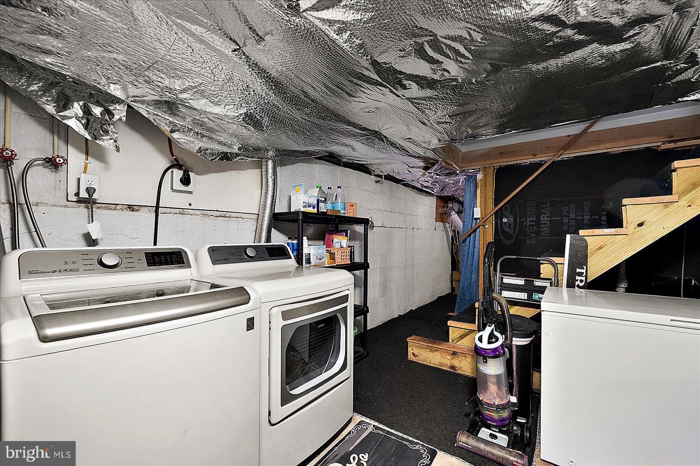 411 E Walnut Street photo 42