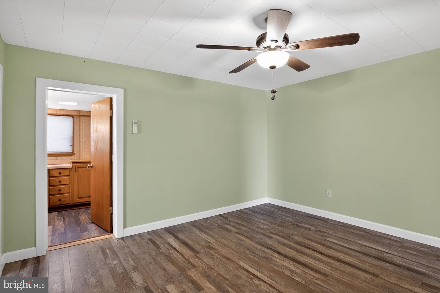 111 E Lillian Street photo 13
