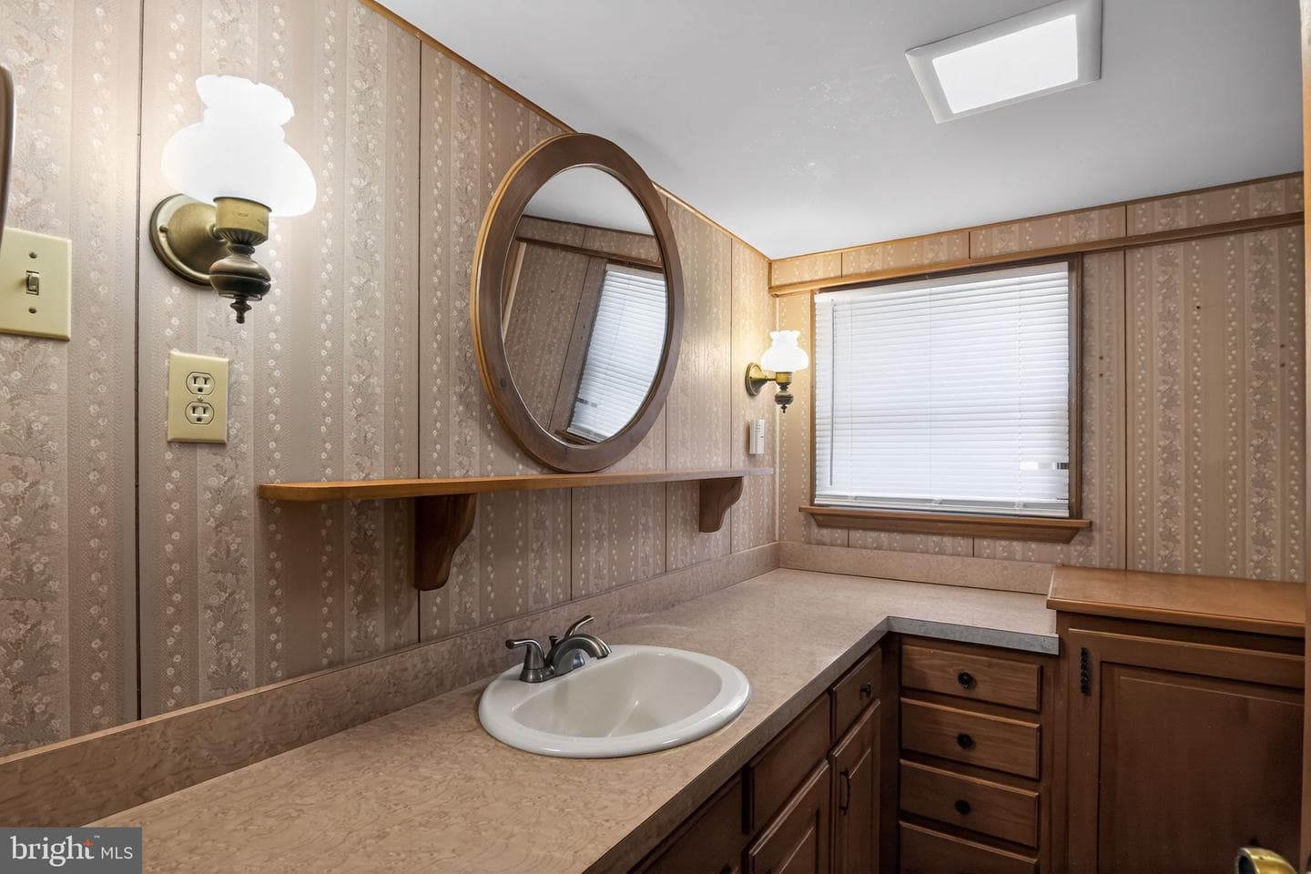 111 E Lillian Street photo 15