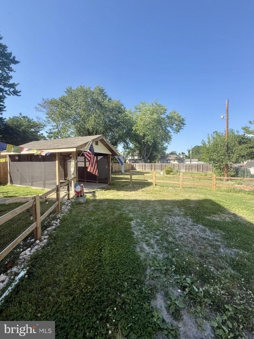 111 E Lillian Street photo 29