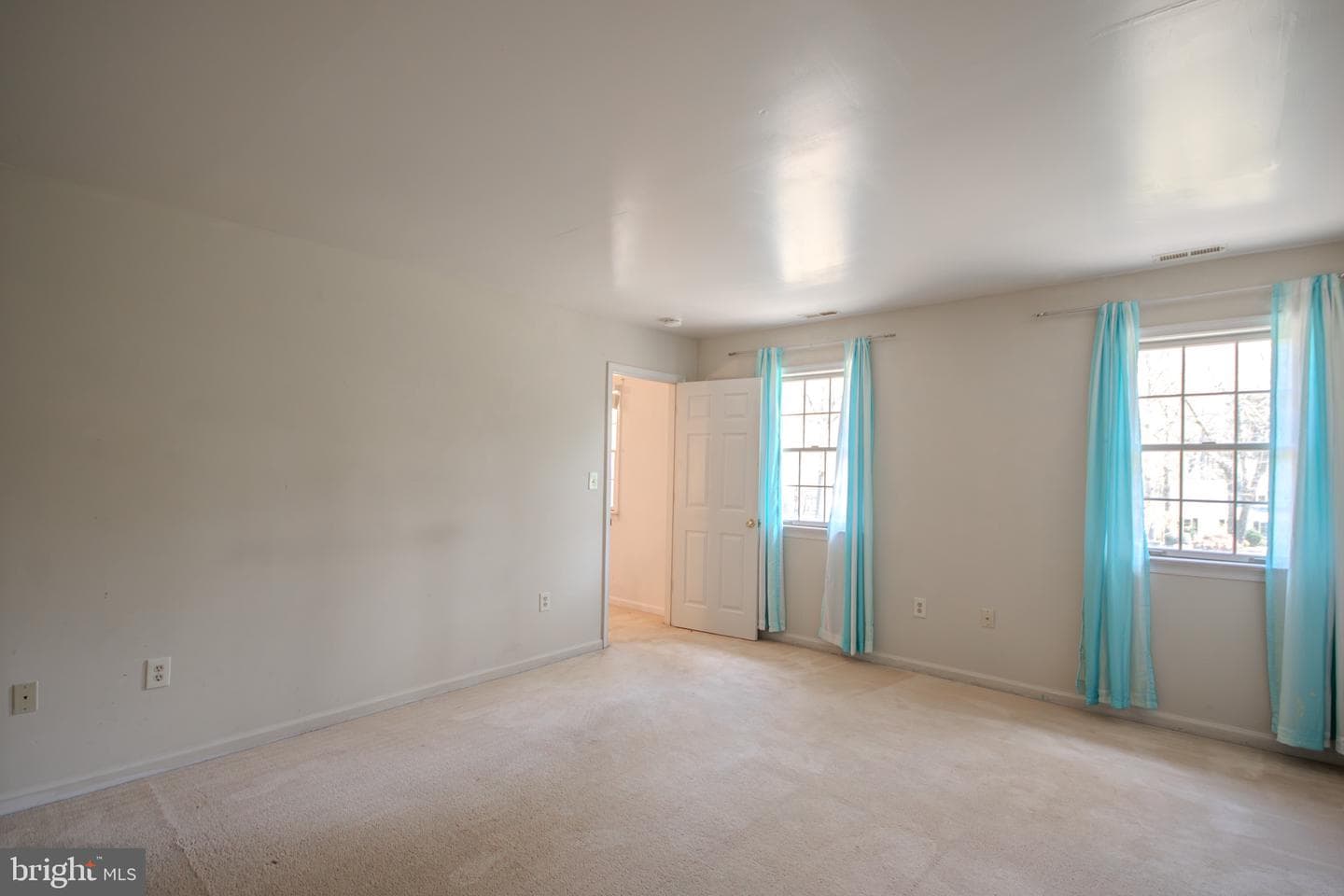 30668 Foxchase Drive photo 41