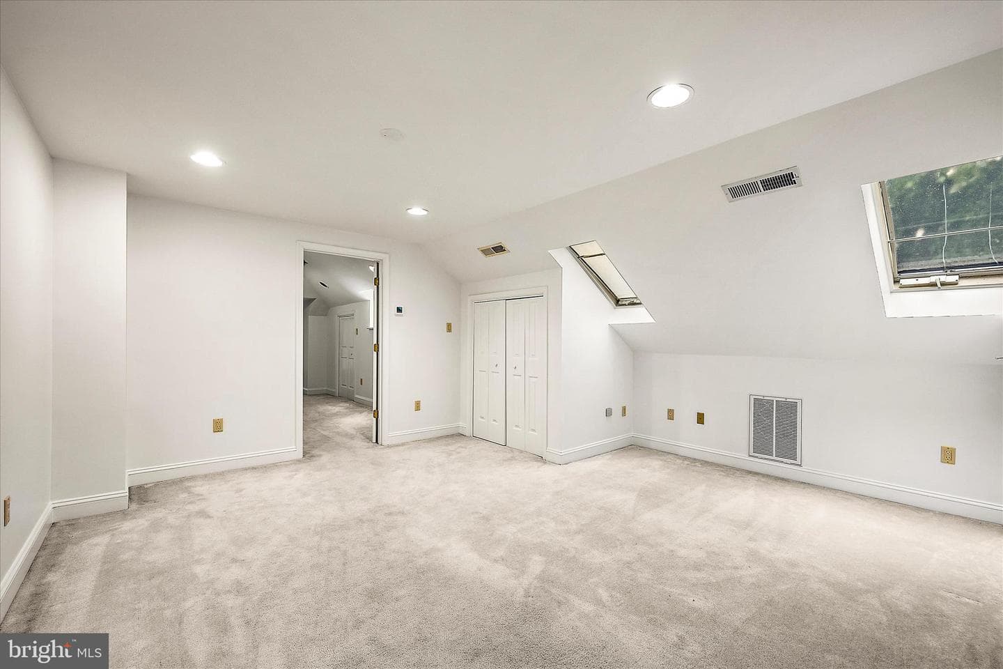 611 N Park Drive photo 45