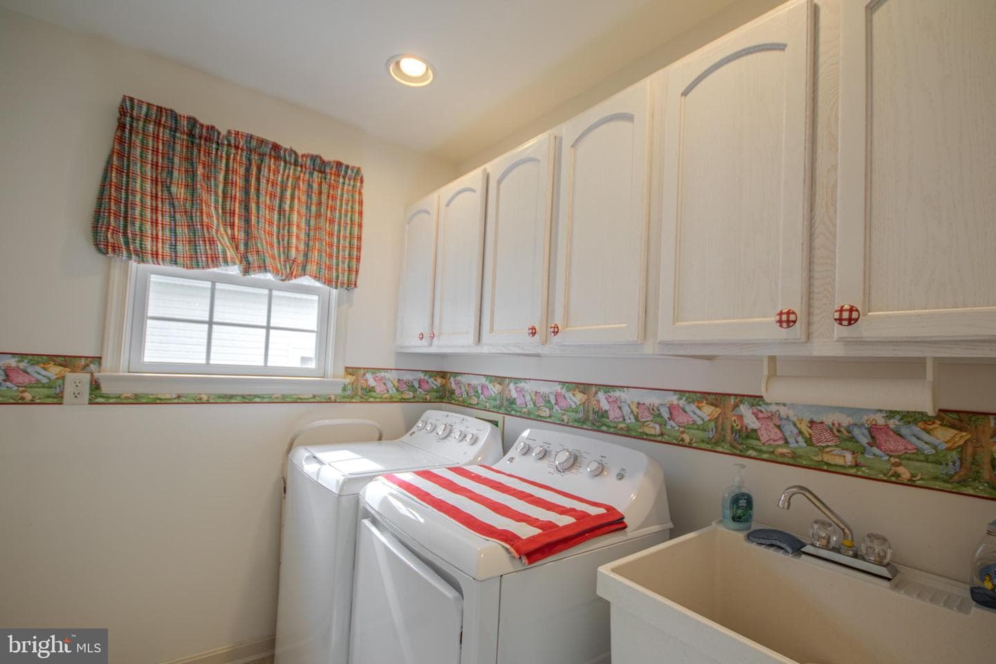 223 Creekside Drive photo 36