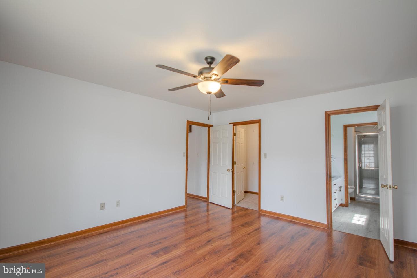 313 W London Avenue photo 18