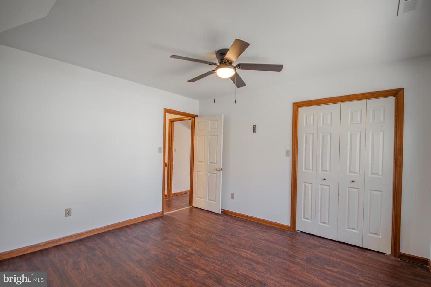 313 W London Avenue photo 29