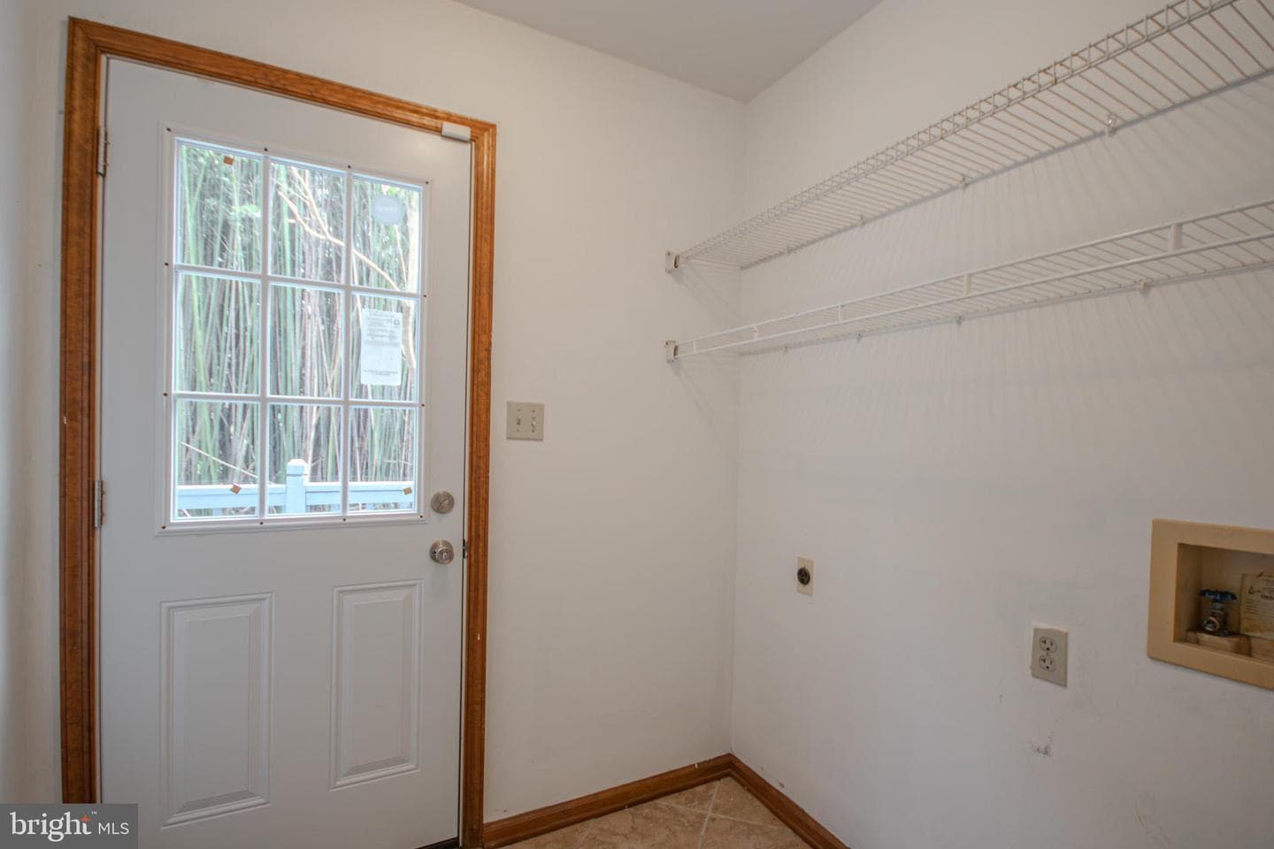 313 W London Avenue photo 32