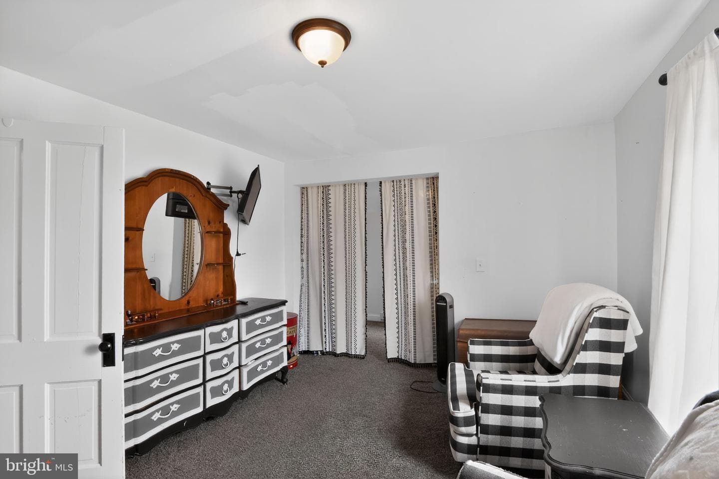 10 E Pine Street photo 17
