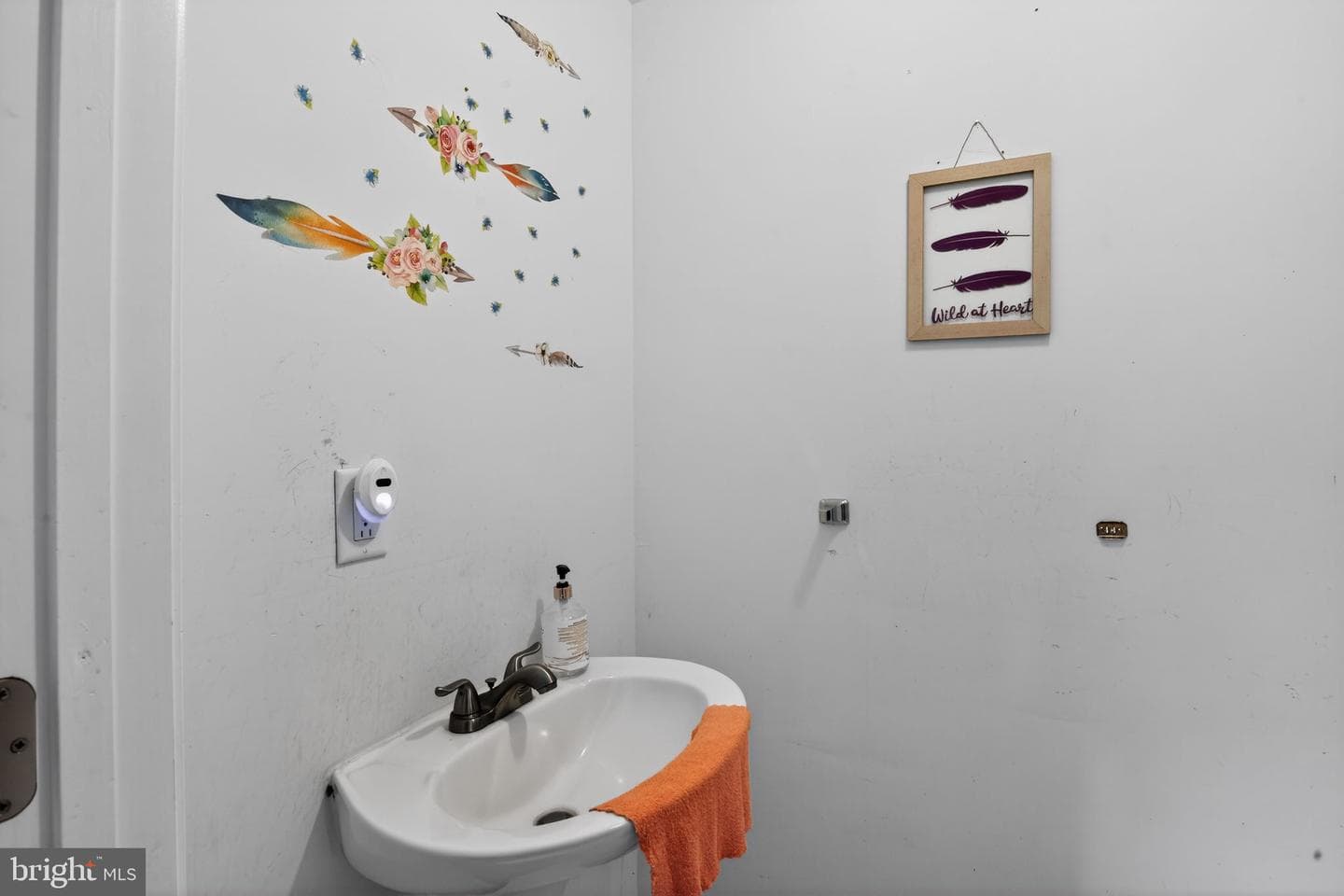 10 E Pine Street photo 24
