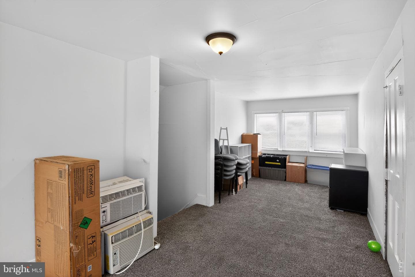 10 E Pine Street photo 26
