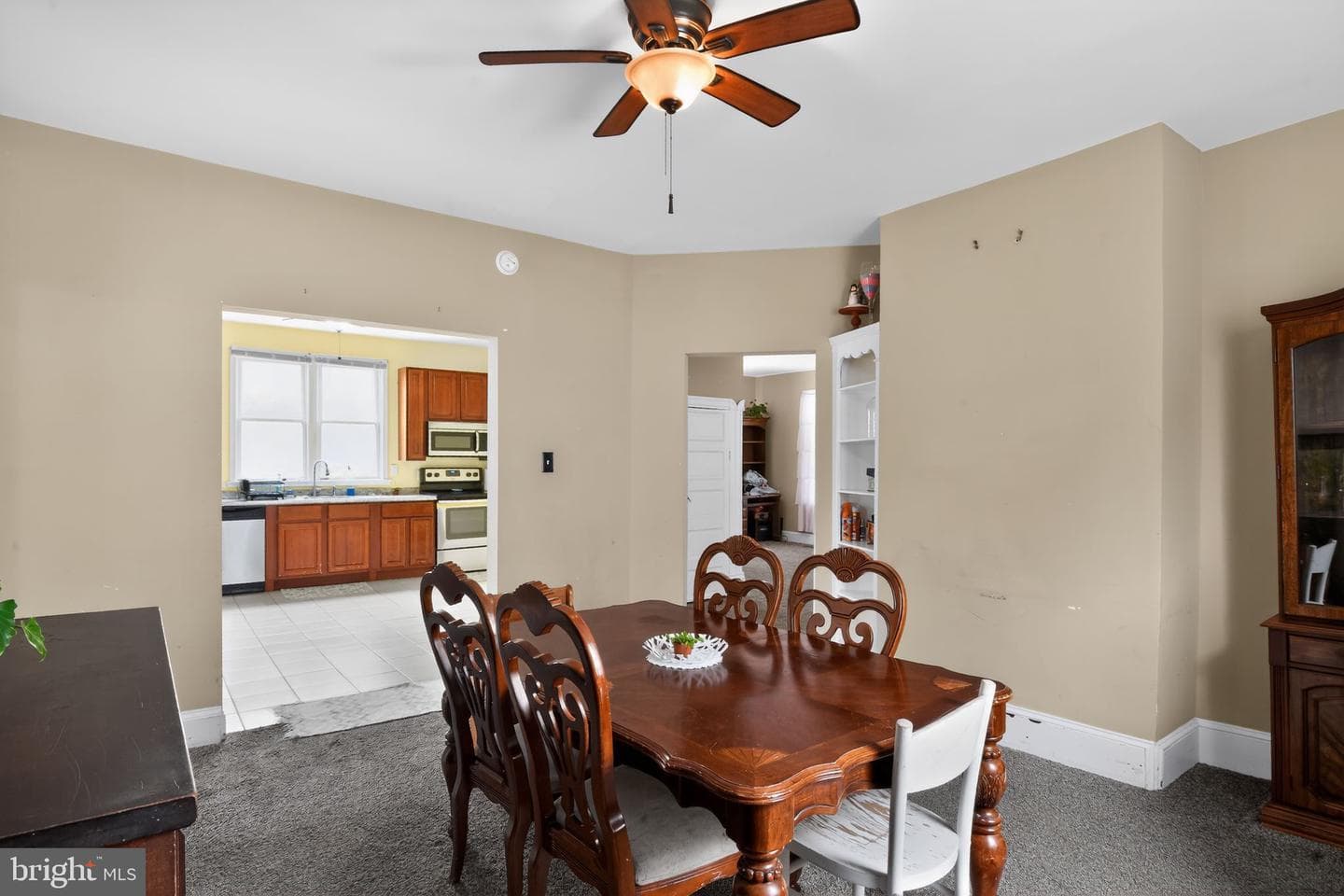 10 E Pine Street photo 9