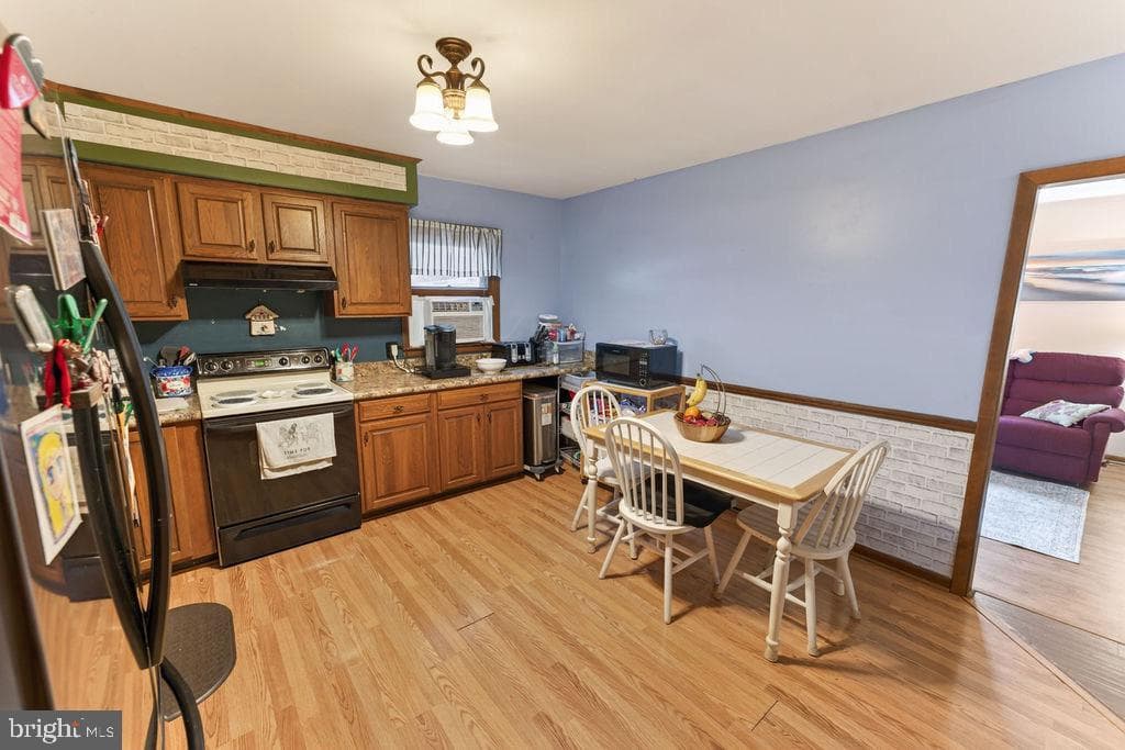 352 Carey Avenue photo 12