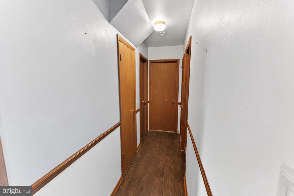 352 Carey Avenue photo 18