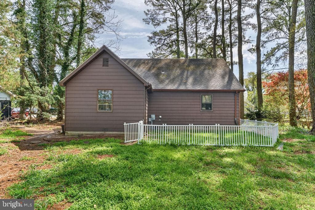 352 Carey Avenue photo 37
