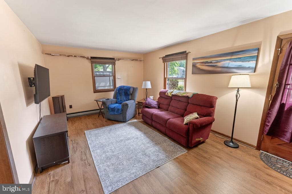 352 Carey Avenue photo 8