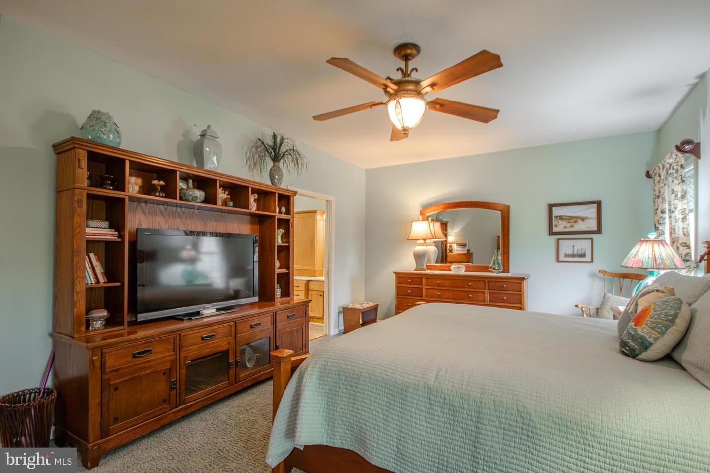 922 Winding Way photo 18