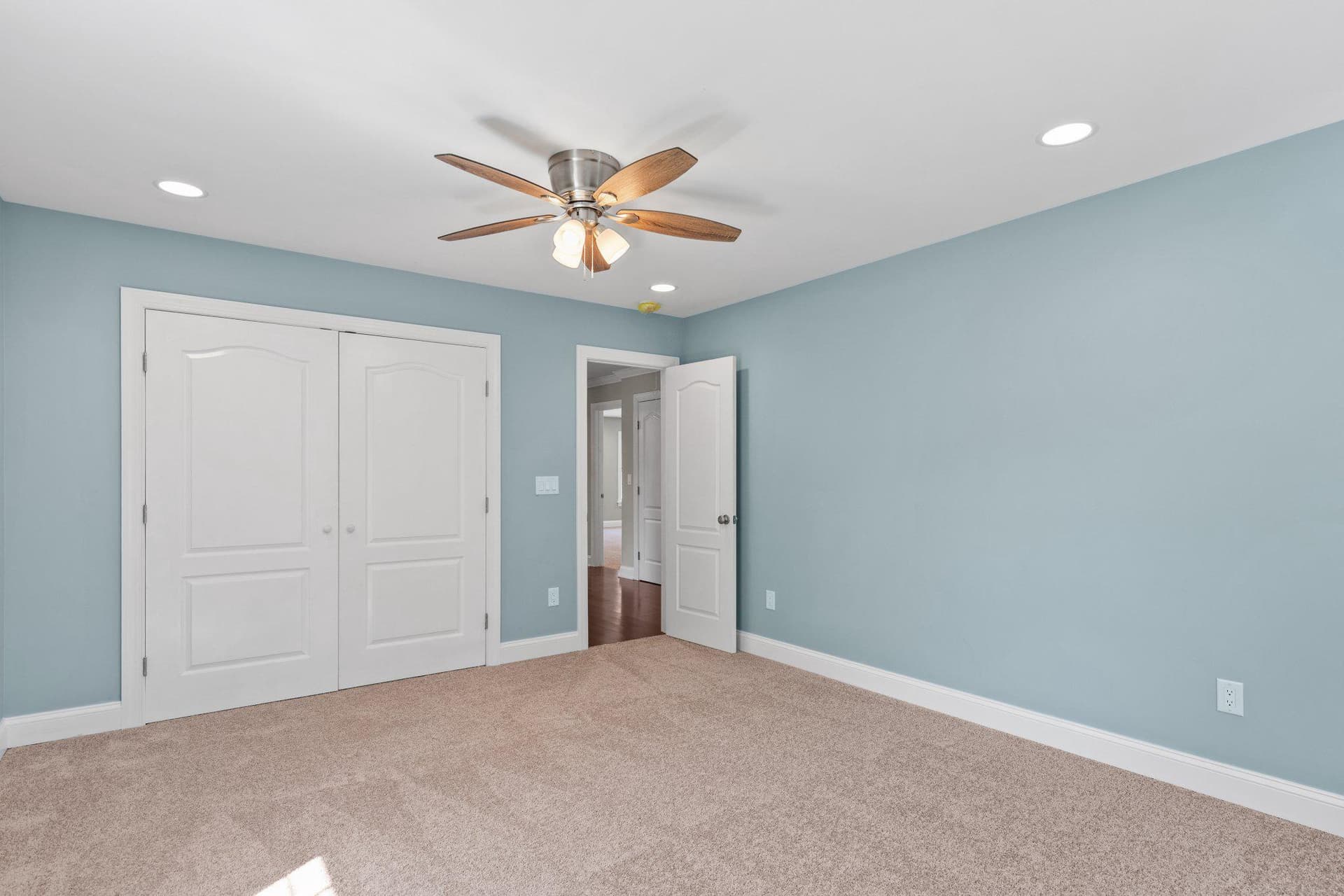 1107 Mineola Avenue photo 32