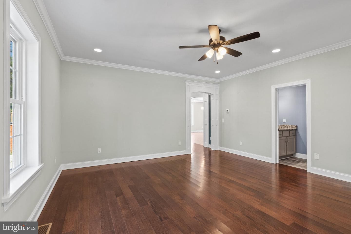 1107 Mineola Avenue photo 9
