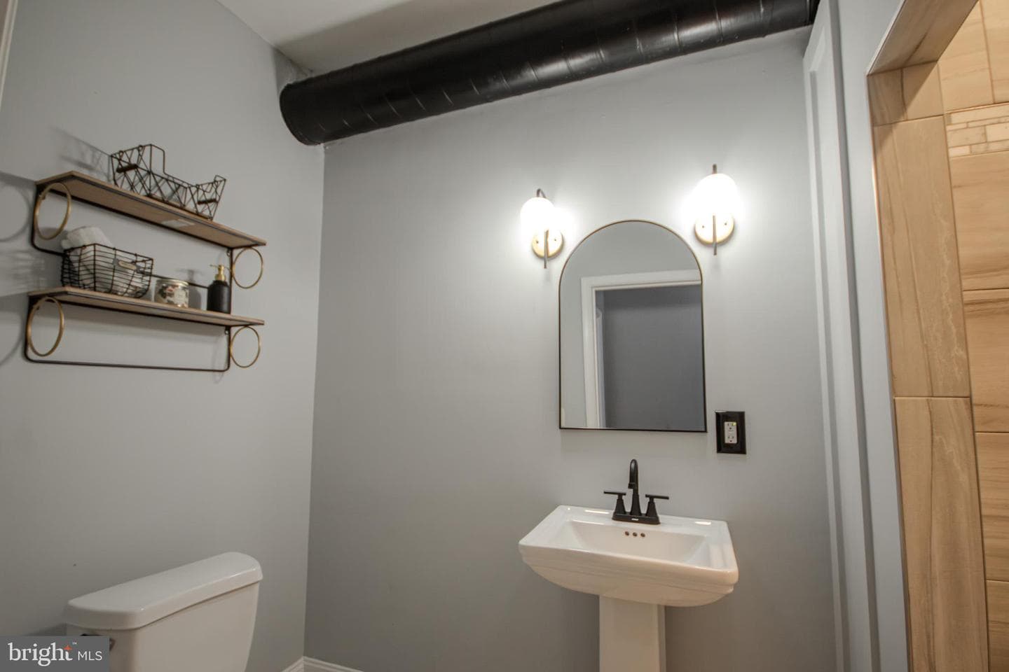 224 W Main St-202 #202 photo 18