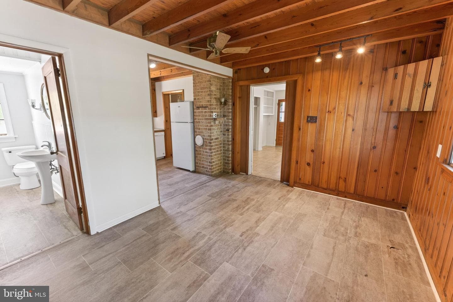 28266 Riverside Drive photo 12