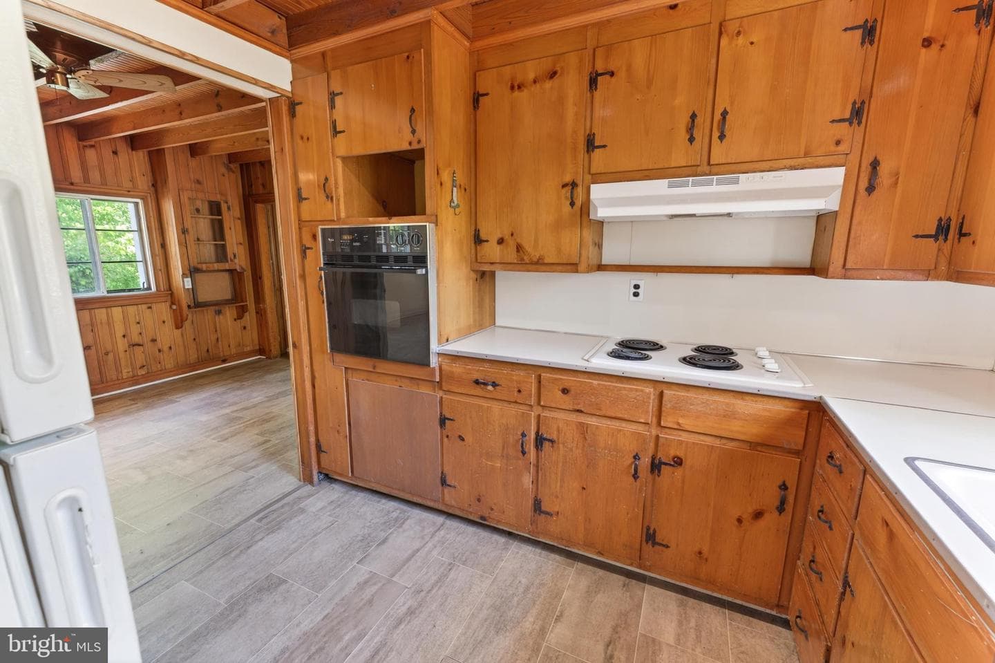 28266 Riverside Drive photo 18
