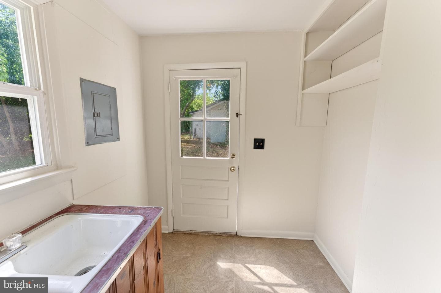 28266 Riverside Drive photo 23