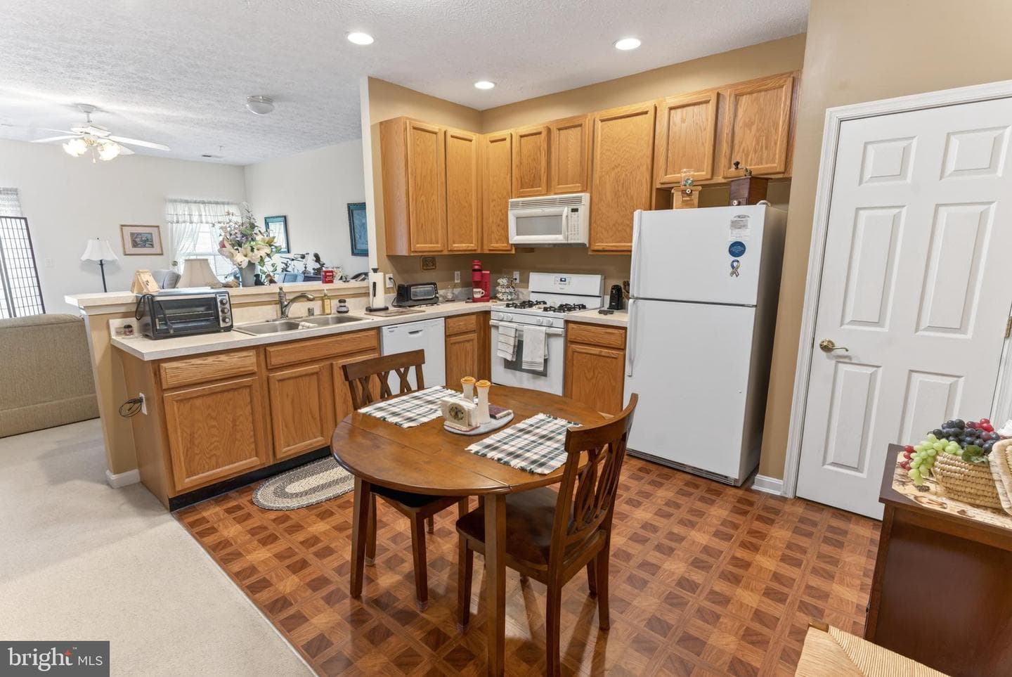 9008 Executive Club Drive photo 22