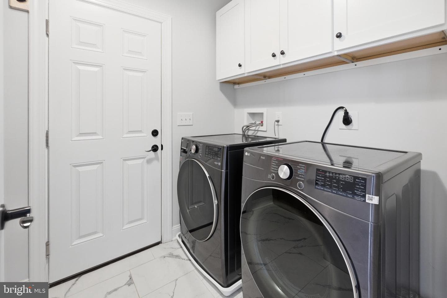 5756 Earldom Lane photo 13
