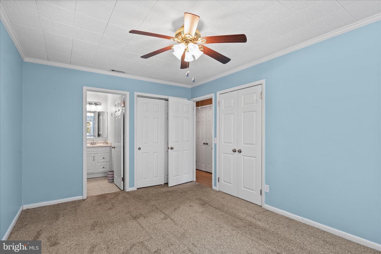104 Oaklee Drive photo 15