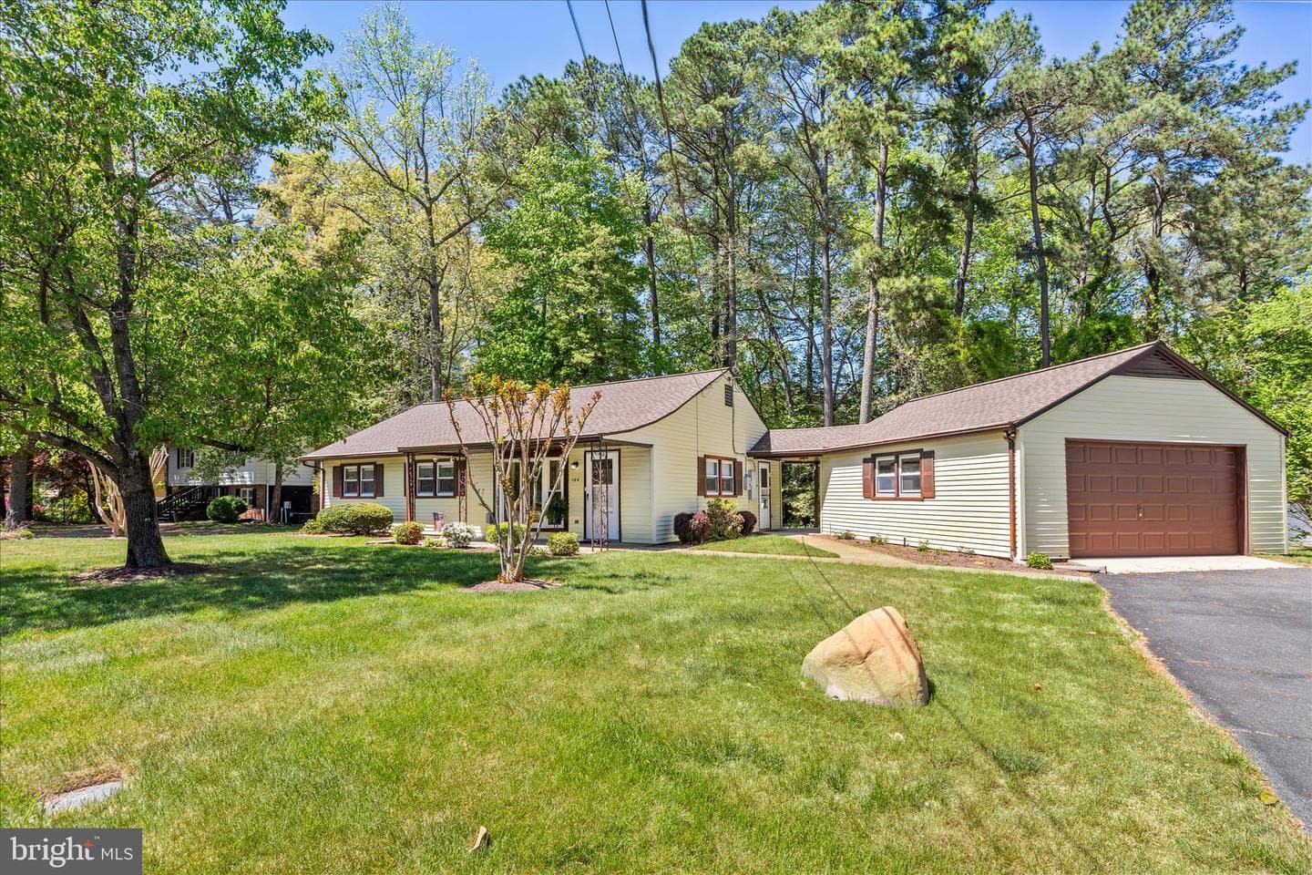104 Oaklee Drive photo 3