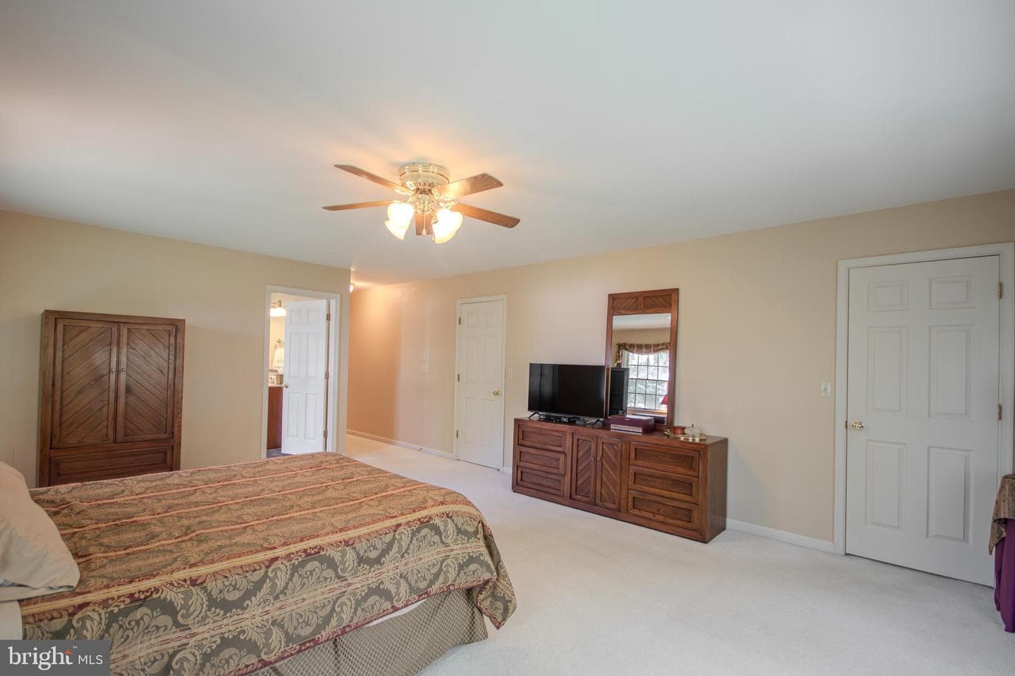 5657 Caledonia Drive photo 16