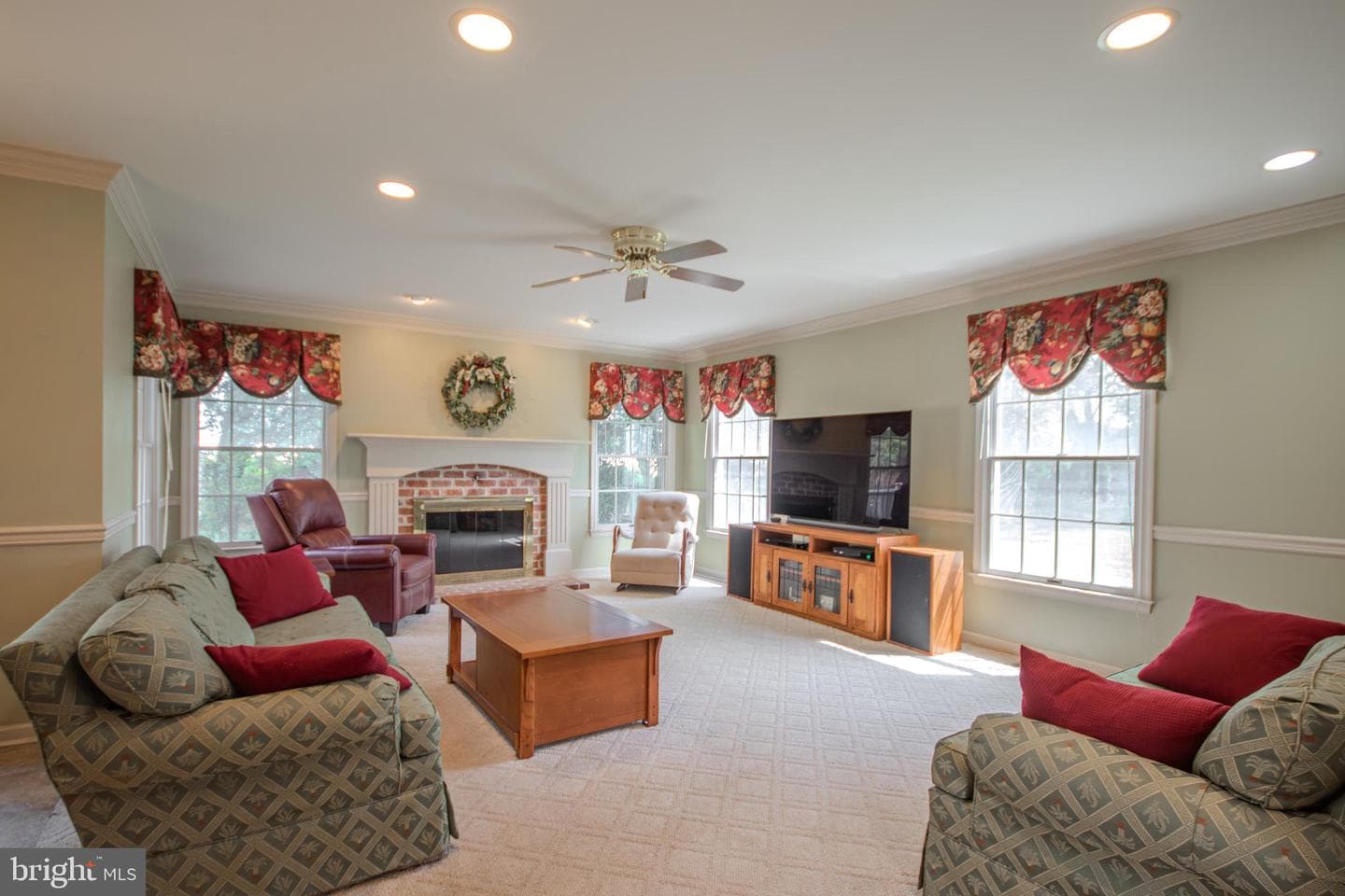 5657 Caledonia Drive photo 5
