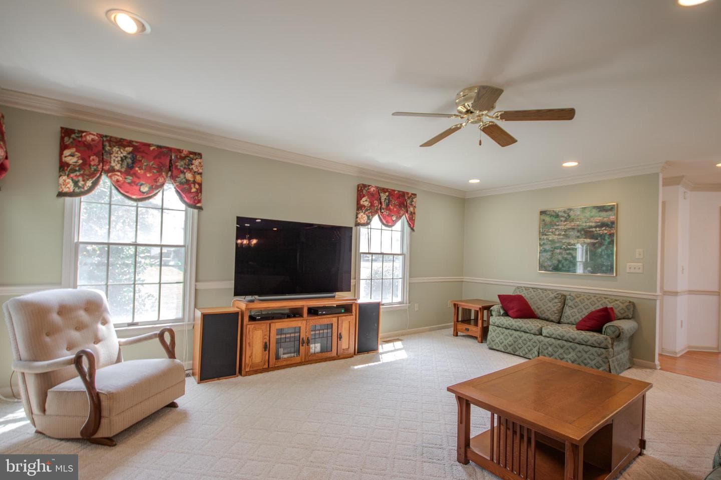 5657 Caledonia Drive photo 6
