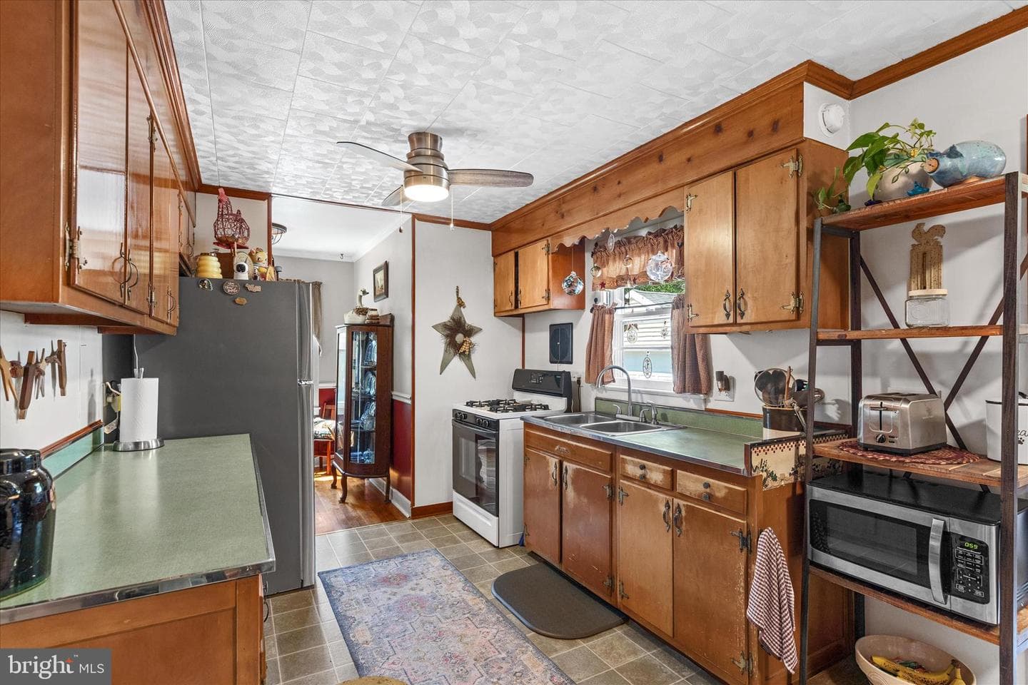 1504 S Division Street photo 9