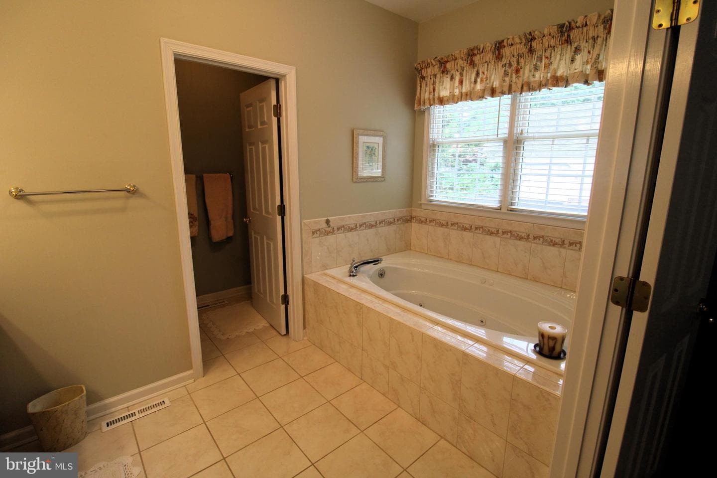 25392 Club Cir photo 12