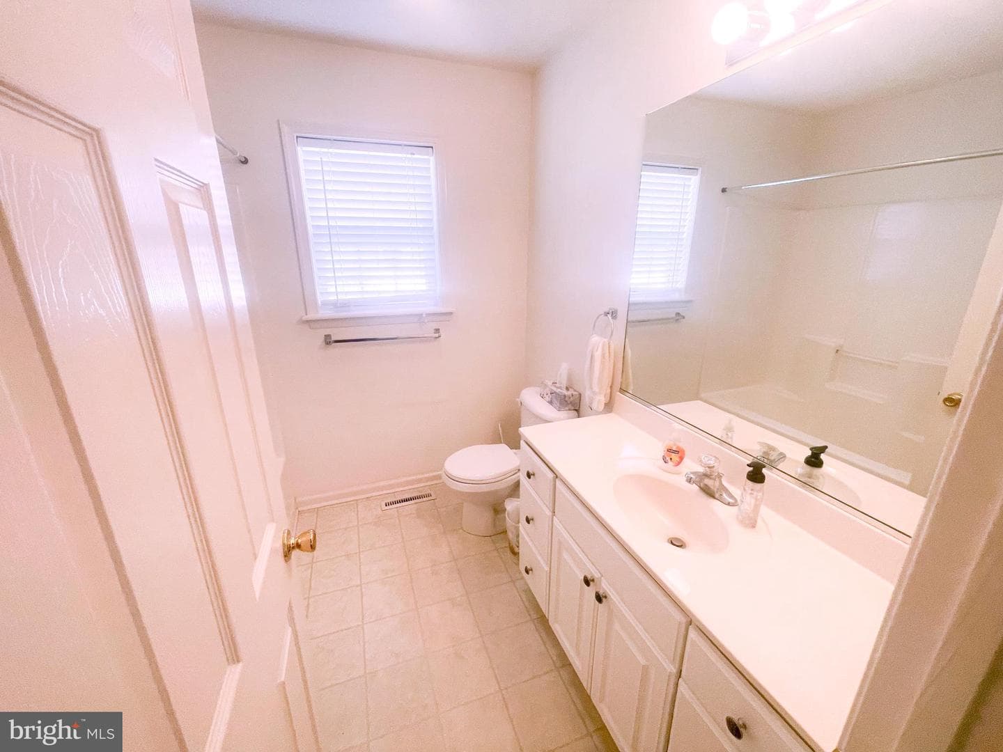914 Sapphire Court photo 23