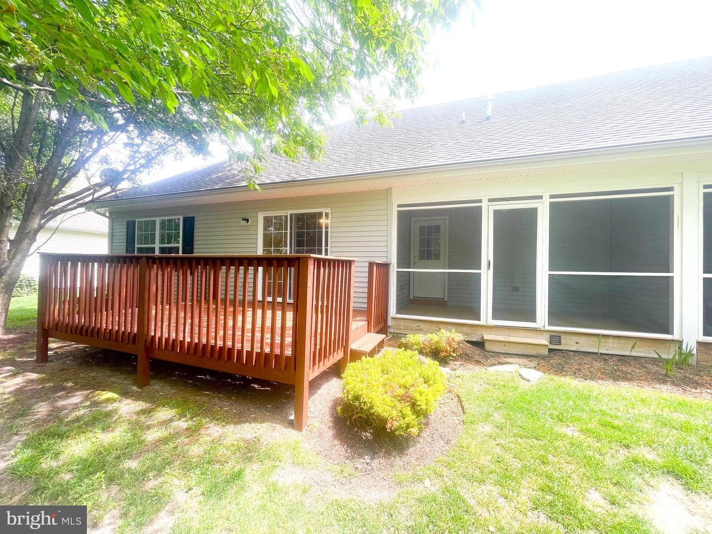914 Sapphire Court photo 29