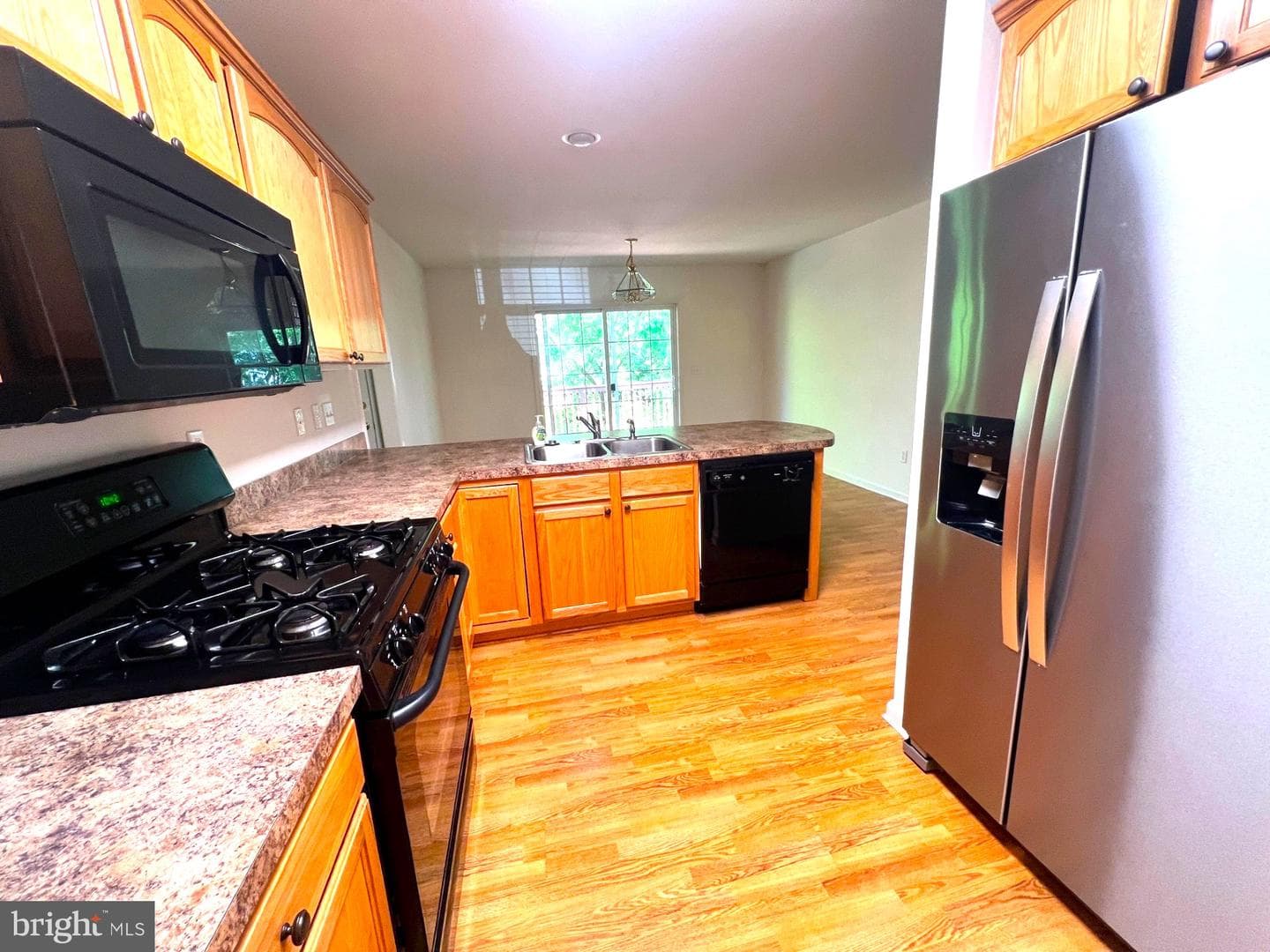 914 Sapphire Court photo 6