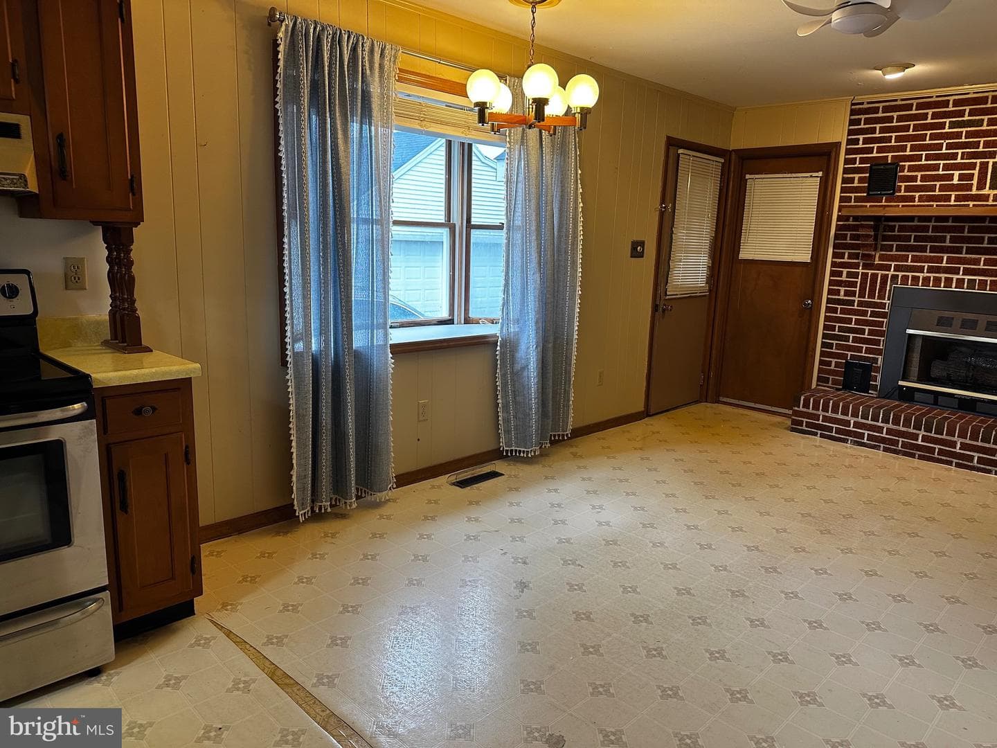 3871 Meadow Bridge Road photo 10